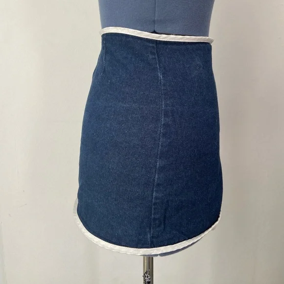 Urban Outfitters Wrap Skirt - Picture 3 of 5